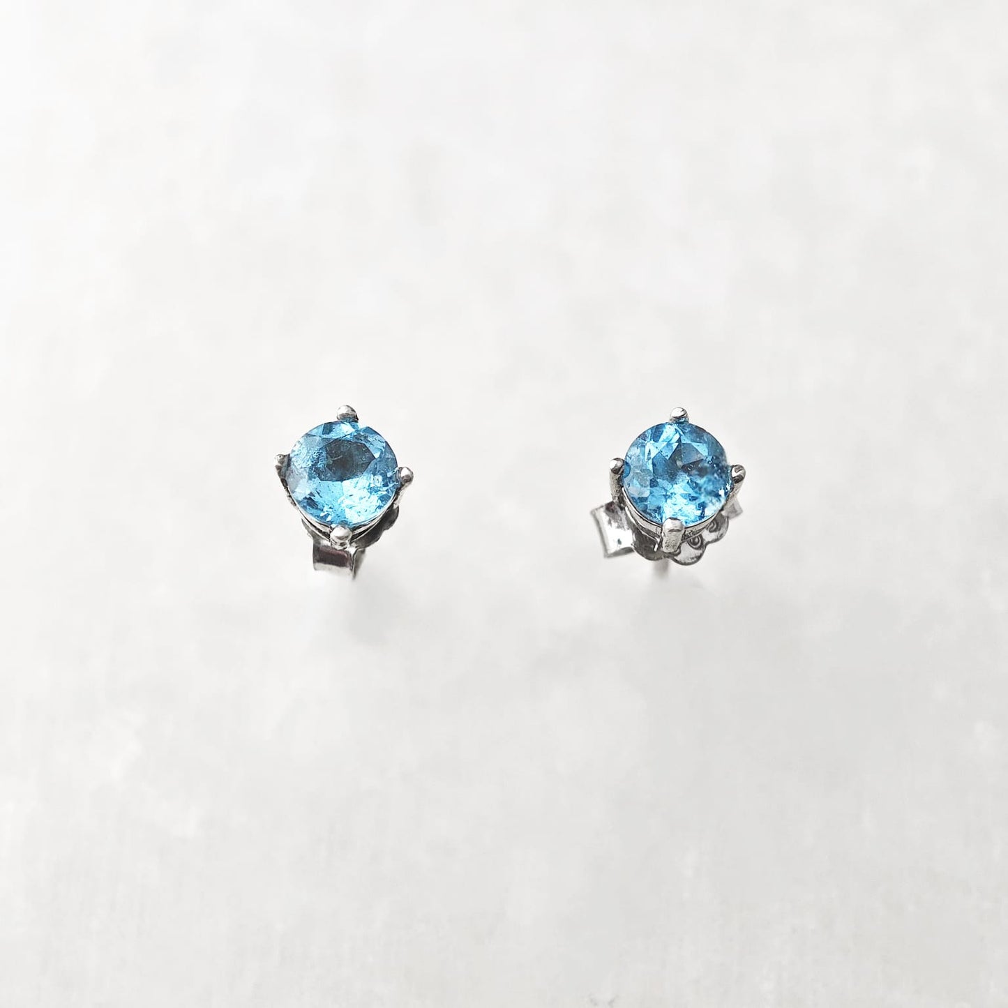 Blue Topaz Solitaire Earring