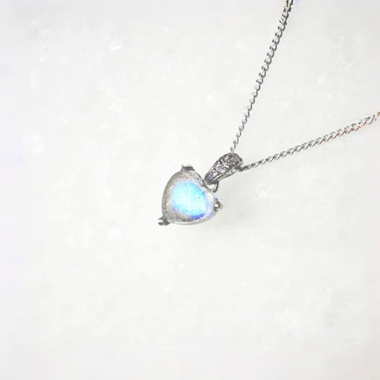 Dazzling Heart Labradorite Necklace